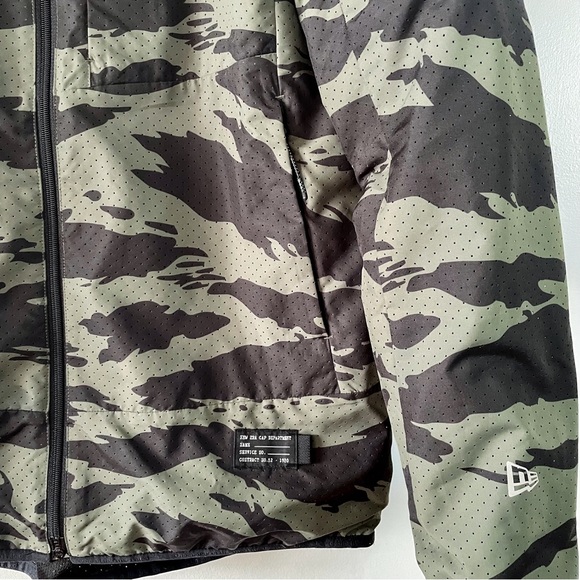 New Era | Camo Windbreaker - Picture 7 of 10